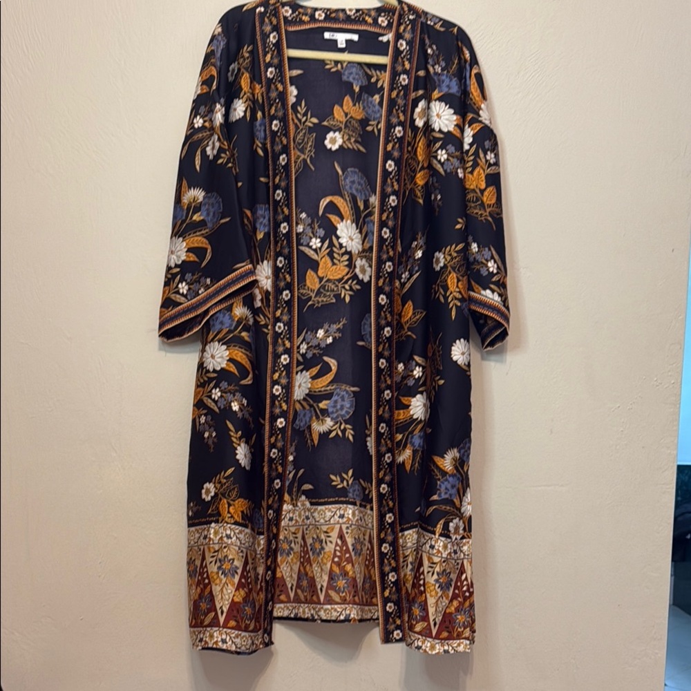 DR2 Black and Orange Cape with Flowing Design